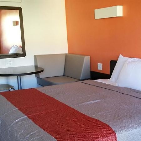 Motel 6-Blue Springs, Mo Экстерьер фото
