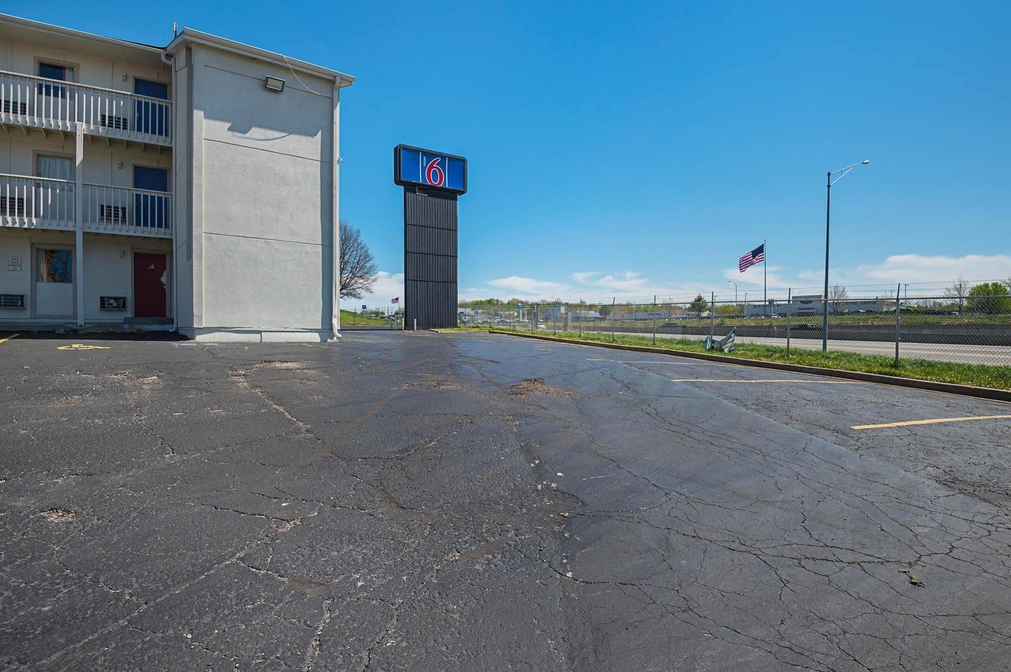 Motel 6-Blue Springs, Mo Экстерьер фото